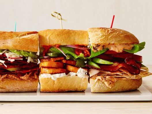 De la stânga la dreapta: 23. Chorizo ​​mexican; 5. Sandwich vegetal din Orientul Mijlociu; 28. Cu curcan, slănină și avocado.