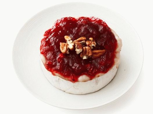 21. Brie la cuptor cu chutney afine