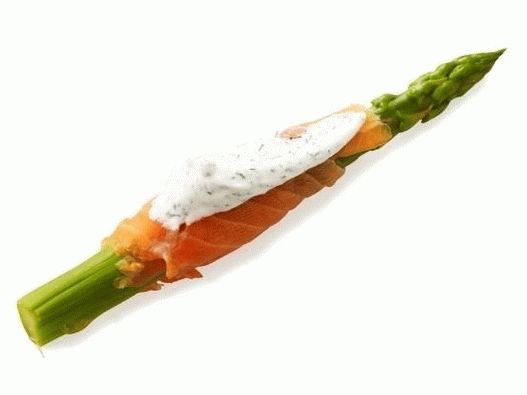 38. Sparanghel în felii de somon