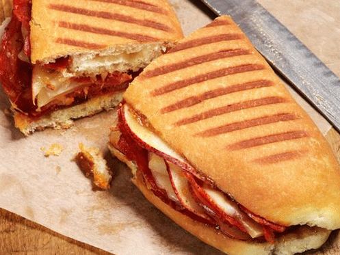 Chorizo   Panini și pere