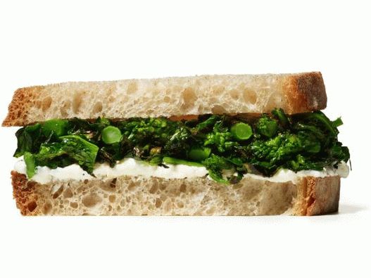 Sandwich cu broccoli și ricotta (nr. 8)