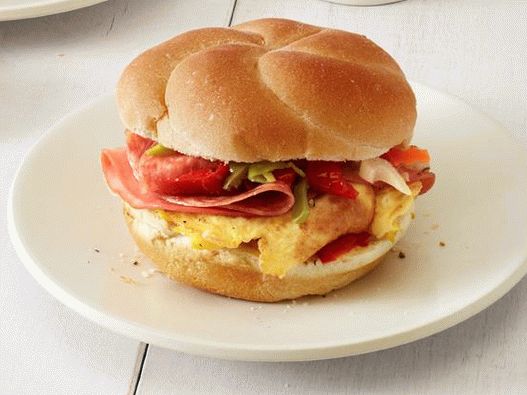 4. Sandwich tăiat la rece.