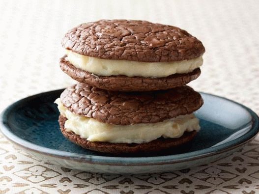 Foto cu fursecuri cu ciocolată cu biscuiți
