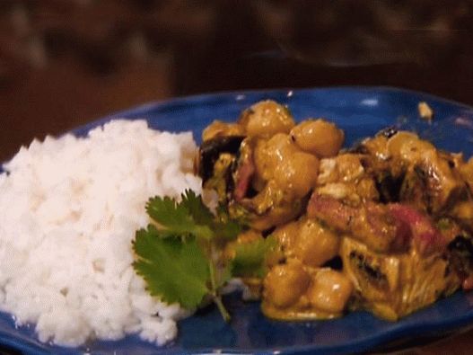 Foto Pui rapid cu curry și năut