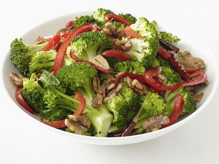 Broccoli foto și ardei copți cu nuci