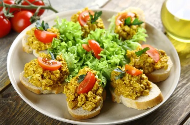  " ></p>
<ul>
<li>
<p>Timp de gătit </p>
<div id="toc_container" class="no_bullets"><p class="toc_title">Contents</p><ul class="toc_list"><ul><li><ul><li><a href="#30_min"><span class="toc_number toc_depth_3">0.0.1</span> 30 min </a></li><li><a href="#Fel_de_mancare_simpla"><span class="toc_number toc_depth_3">0.0.2</span> Fel de mâncare simplă </a></li><li><a href="#181kcal"><span class="toc_number toc_depth_3">0.0.3</span> 181kcal </a></li><li><a href="#reteta"><span class="toc_number toc_depth_3">0.0.4</span> rețetă </a></li></ul></li><li><a href="#Hai_sa_incepem"><span class="toc_number toc_depth_2">0.1</span> Hai să începem! </a></li></ul></li><li><a href="#Ingredientele"><span class="toc_number toc_depth_1">1</span> Ingredientele </a><ul><li><a href="#O_treaba_grozava"><span class="toc_number toc_depth_2">1.1</span> O treabă grozavă </a></li></ul></li><li><a href="#pasi"><span class="toc_number toc_depth_1">2</span> pași </a><ul><li><ul><li><ul><li><a href="#Cuvinte_cheie"><span class="toc_number toc_depth_4">2.0.0.1</span> Cuvinte cheie: </a></li></ul></li></ul></li></ul></li></ul></div>
<h4><span id="30_min"><time>30 min </time></span></h4>
</li>
<li>Dificultate la rețetă<br />
<h4><span id="Fel_de_mancare_simpla">Fel de mâncare simplă </span></h4>
</li>
<li>Valoarea energetică<br />
<h4><span id="181kcal">181kcal </span></h4>
</li>
<li>evaluare </li>
<li>
<h4><span id="reteta">rețetă </span></h4>
</li>
</ul>
<p>Sandwich-uri delicioase aromate vor găti acasă pentru festivitate masă cu pui prăjit, pe care o amestecăm cu curry, maioneză și servește frumos pe o baghetă cu roșii felii și frunze salata verde. </p>
<h3><span id="Hai_sa_incepem">Hai să începem! </span></h3>
<h2><span id="Ingredientele">Ingredientele </span></h2>
<p>0/10 ingrediente </p>
<ul>
<li><label>Piept de pui (file) – 1 buc. </label></li>
<li><label>Baguette – 1/2 buc. </label></li>
<li><label>Tomate – 1 buc. </label></li>
<li><label>Maioneză – 2 lingurițe. </label></li>
<li><label>Curry – 1 linguriță </label></li>
<li><label>Condiment pentru pui – 1 lingură. </label></li>
<li><label>Ulei vegetal – 2 lingurițe. </label></li>
<li><label>pătrunjel </label></li>
<li><label>frunze de salata </label></li>
<li><label>sare </label></li>
</ul>
<p><time>30 мин</time><time>30 мин</time> 181</p>
<h3><span id="O_treaba_grozava">O treabă grozavă </span></h3>
<p>Buna pofta, sper sa te distrezi cu noi! </p>
<h2><span id="pasi">pași </span></h2>
<p>Pași făcuți: 0/0 </p>
<ol>
<li>
<p>File de piept de pui tăiat în bucăți mici, trimis la ulei fierbinte, presărați cu condimente, sare și prăjiți aproximativ 10 minute până se evaporă lichidul.  <img src="/wp-content/uploads/images/buterbrodi_s_kuricej_karri_foo_2.jpg"alt=