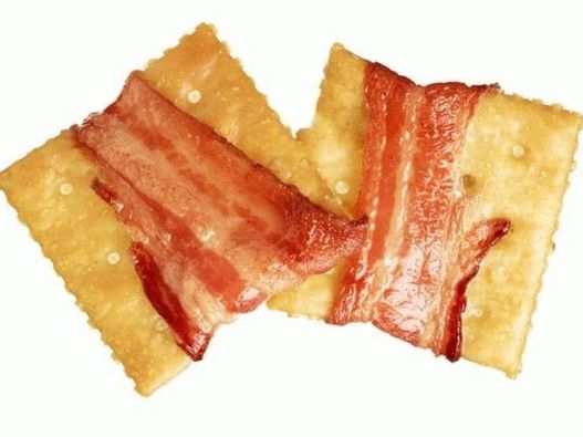 Crackers înveliți cu sare de bacon