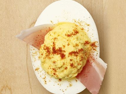 Foto ouă umplute în spaniolă