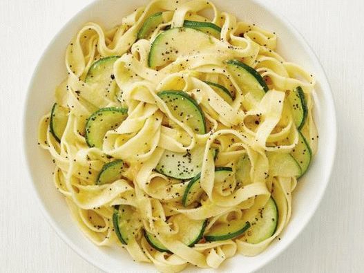 Foto Fettuccine cu lămâie și semințe de mac