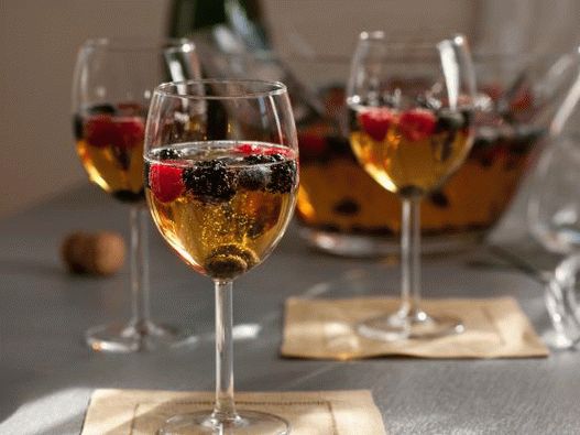 Foto Sangria fructelor cu cava