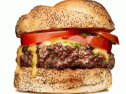 Fotografie de hamburgeri cu sos de brânză la bere