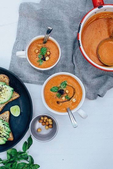 Foto cu Gazpacho cu glazură de oțet balsamic