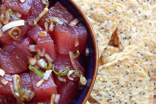 Salată de pește cu aperitiv hawaian