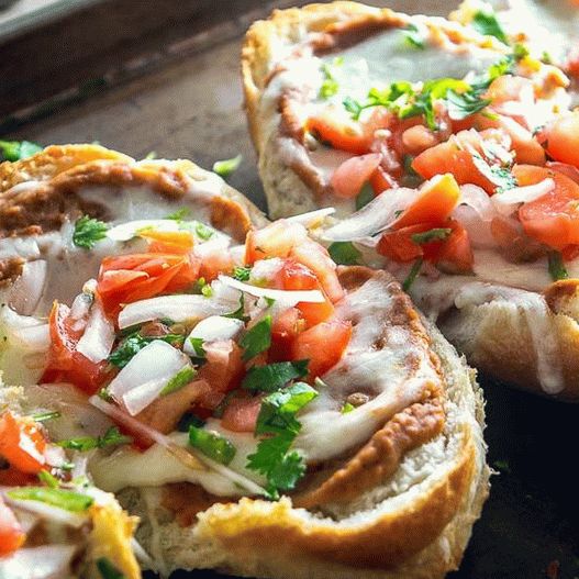 Foto sandwich-uri cu molioteți calde mexicane