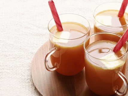 Foto Băutură de mere cu scorțișoară cu unt