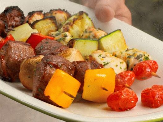 Grătarul este mâncarea perfectă de vară!