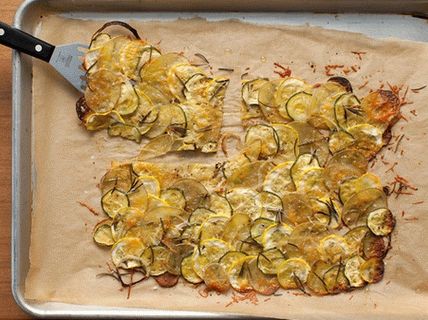 Fotografia Gratinei din cartofi, dovlecel și dovlecel galben