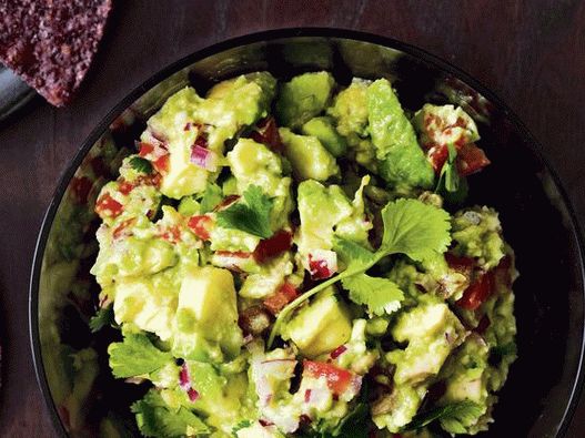 Foto de Guacamole cu felii de avocado