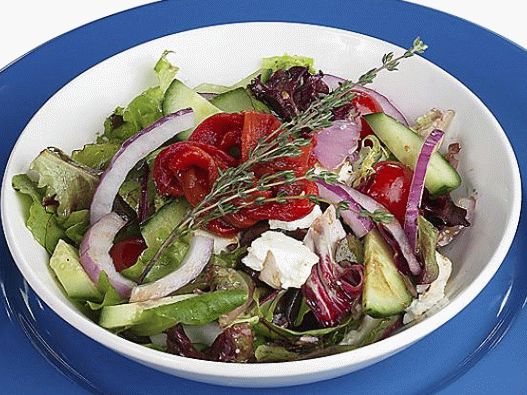 Foto cu Horiatiki (salată grecească cu brânză feta)