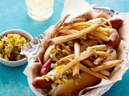 Foto Hot Dogs cu legume murate de casă
