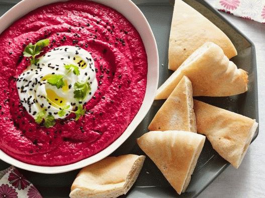 Fotografia sfeclei și Tahini Hummus