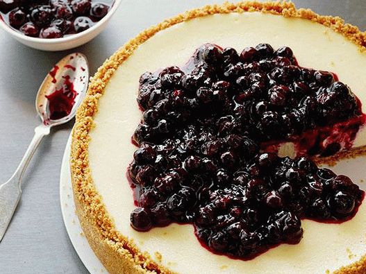 Cheesecake perfect pentru fotografii cu sos de afine