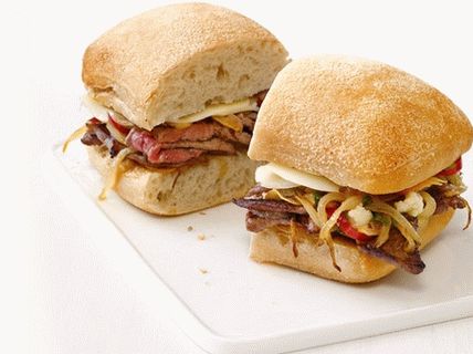 Sandwich-uri cu friptură italiană