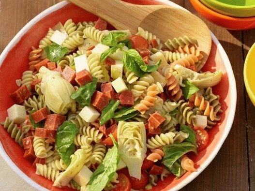 Foto Salată italiană cu paste