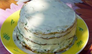  " ></li>
<li>Decorați tortul răcit cu verdeață, frunze de pătrunjel, nasturtium (acestea sunt flori comestibile).  <img src="/wp-content/uploads/images/kabachkovij_tortik_foo_6.jpg" alt=