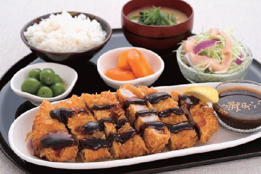 Foto Katsudon (tocat carne de porc prăjită cu orez)