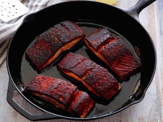 Foto Cum să gătești pește negru sau somon prăjit în condimente