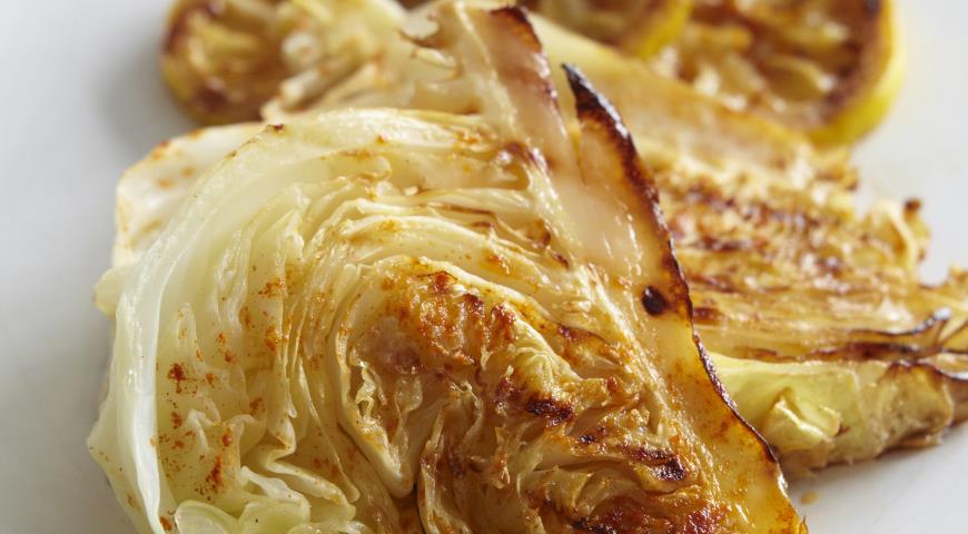  " ></p>
<ul>
<li>
<p>Timp de gătit </p>
<div id="toc_container" class="no_bullets"><p class="toc_title">Contents</p><ul class="toc_list"><ul><li><ul><li><a href="#15_min"><span class="toc_number toc_depth_3">0.0.1</span> 15 min </a></li><li><a href="#Fel_de_mancare_simpla"><span class="toc_number toc_depth_3">0.0.2</span> Fel de mâncare simplă </a></li><li><a href="#50kcal"><span class="toc_number toc_depth_3">0.0.3</span> 50kcal </a></li><li><a href="#reteta"><span class="toc_number toc_depth_3">0.0.4</span> rețetă </a></li></ul></li><li><a href="#Hai_sa_incepem"><span class="toc_number toc_depth_2">0.1</span> Hai să începem! </a></li></ul></li><li><a href="#Ingredientele"><span class="toc_number toc_depth_1">1</span> Ingredientele </a><ul><li><a href="#O_treaba_grozava"><span class="toc_number toc_depth_2">1.1</span> O treabă grozavă </a></li></ul></li><li><a href="#pasi"><span class="toc_number toc_depth_1">2</span> pași </a><ul><li><ul><li><ul><li><a href="#Cuvinte_cheie"><span class="toc_number toc_depth_4">2.0.0.1</span> Cuvinte cheie: </a></li></ul></li></ul></li></ul></li></ul></div>
<h4><span id="15_min"><time>15 min </time></span></h4>
</li>
<li>Dificultate la rețetă<br />
<h4><span id="Fel_de_mancare_simpla">Fel de mâncare simplă </span></h4>
</li>
<li>Valoarea energetică<br />
<h4><span id="50kcal">50kcal </span></h4>
</li>
<li>evaluare </li>
<li>
<h4><span id="reteta">rețetă </span></h4>
</li>
</ul>
<p>O rețetă interesantă și simplă pentru gătit varză la grătar acasă. Dacă lăsați varza să infuzeze în ulei și sos de lămâie pentru mai mult timp, atunci frunzele de varză capătă o aromă mai bogată.  Puteți servi cu ierburi proaspete. </p>
<h3><span id="Hai_sa_incepem">Hai să începem! </span></h3>
<h2><span id="Ingredientele">Ingredientele </span></h2>
<p>0/6 ingrediente </p>
<ul>
<li><label>Varză tânără – 1 cap </label></li>
<li><label>Lemon-1/5 buc. </label></li>
<li><label>Ulei de măsline – 60 ml </label></li>
<li><label>Paprika măcinată dulce – după gust </label></li>
<li><label>Ardei negru după gust </label></li>
<li><label>Sare după gust </label></li>
</ul>
<p><time>15 мин</time><time>15 мин</time> 50</p>
<h3><span id="O_treaba_grozava">O treabă grozavă </span></h3>
<p>Buna pofta, sper sa te distrezi cu noi! </p>
<h2><span id="pasi">pași </span></h2>
<p>Pași făcuți: 0/0 </p>
<ol>
<li>Se taie varza în 8 bucăți mari, de preferință feliile nu s-au destrămat. </li>
<li>Se taie lămâia în cercuri. Se strecoară sucul din jumătate de lămâie. Apoi amestecați-l cu ulei de măsline, sare și piper. </li>
<li>Ungeți varza cu mult sos obținut în ulei turnat în felii.  De asemenea, acoperă și cercuri de lămâie. </li>
<li>Apoi prăjiți varza și lămâia într-o tigaie la grătar, întorcându-se cam 5 minute pe fiecare parte.  Lamaie prin 4 scoate minute. </li>
<li>Serviți varza fierbinte, presărată cu ardei sau ierburi. </li>
</ol>
<h5><span id="Cuvinte_cheie">Cuvinte cheie: </span></h5>
<ul>
<li>farfurie laterală </li>
<li>grătar </li>
<li>varză </li>
<li>lămâie </li>
<li>pe gratar </li>
<li>legume la gratar </li>
</ul>
</p><script>
if (typeof jsInputerLaunch === 