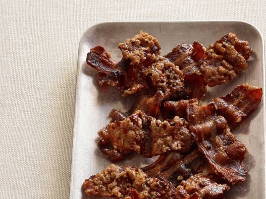 Foto bacon caramelizat cu nuci