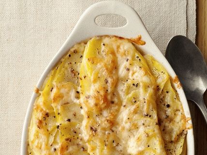 Foto gratin de cartofi cu brânză și smântână