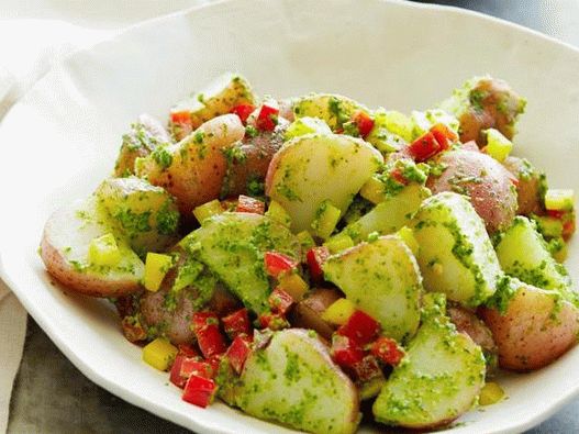 Salată de cartofi cu pesto
