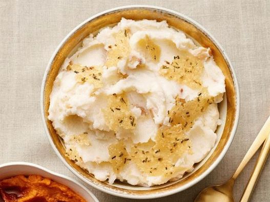 Foto piure de cartofi cu brânză și usturoi copt