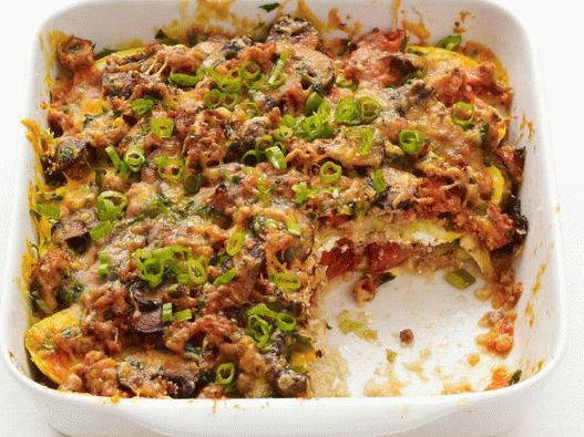 Foto din caserole cu carne de porc și dovlecel