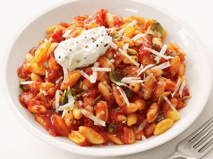 Fotografie de Cavatelli cu sos de roșii și ricotta