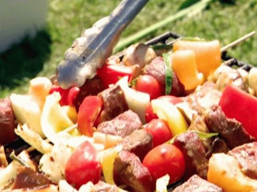 Foto cu kebab de vită marinat în sos teriyaki