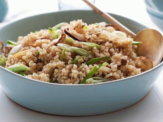 Foto de Quinoa cu ciuperci Shiitake și mazăre tinere