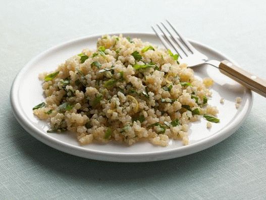 Fotografia Quinoa cu verdeață