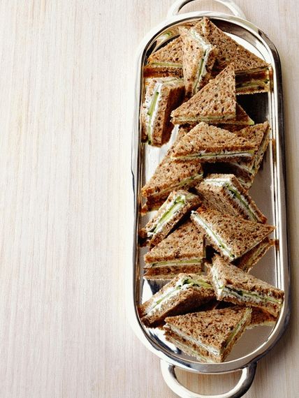 Sandwich-uri Photo Club (sandvișuri de club) cu brânză de capră și ierburi