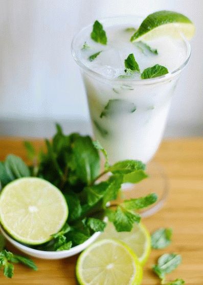 Cocktail foto cu cocos dublu