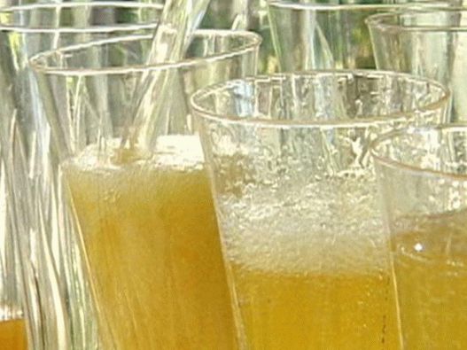 Photo cocktail Champagne cu mango și condimente