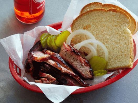 Foto brisket de vită afumat