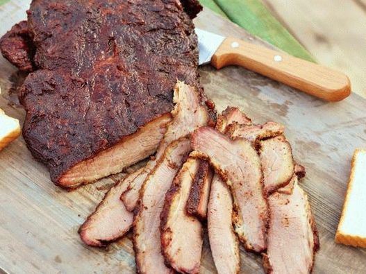 BBQ pentru fum cu carne de vită