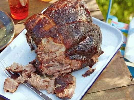 Foto de porc afumat în marinada de mere