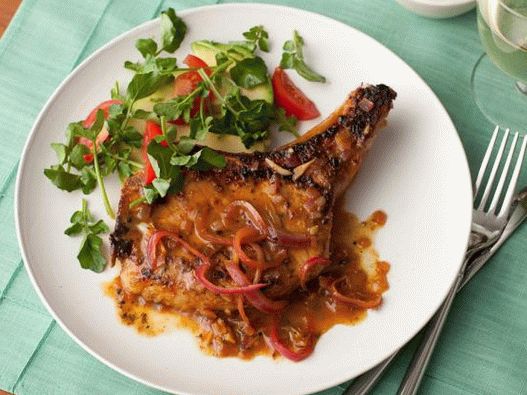 Cutite de coajă din carne de porc cu sos Moyo