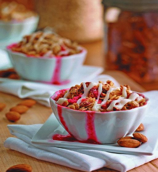 Photo Crumble cu căpșuni și migdale
