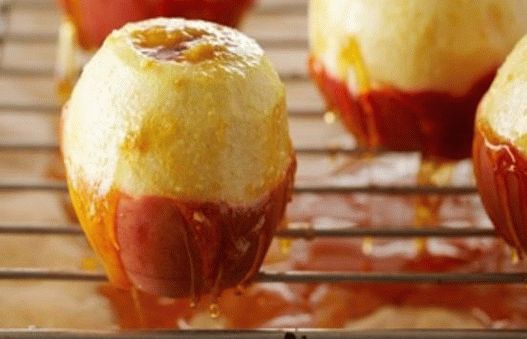 Foto cu Creme brulee în mere coapte cu caramel de lămâie